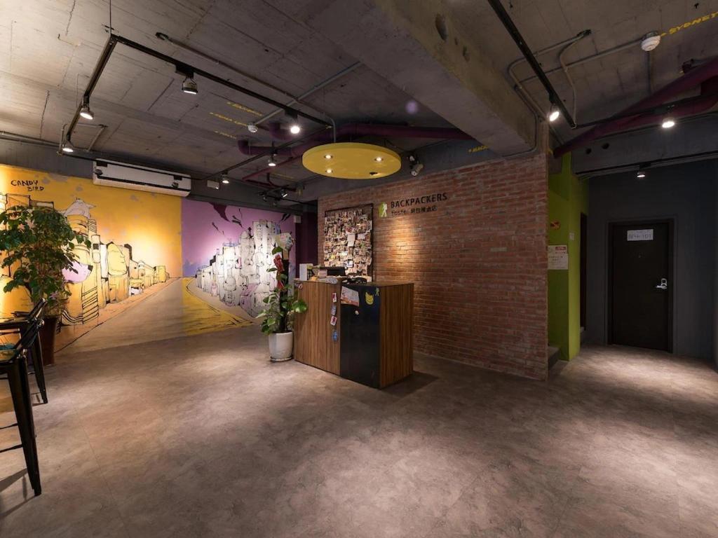Backpackers Hostel - Ximen Тайбэй Экстерьер фото
